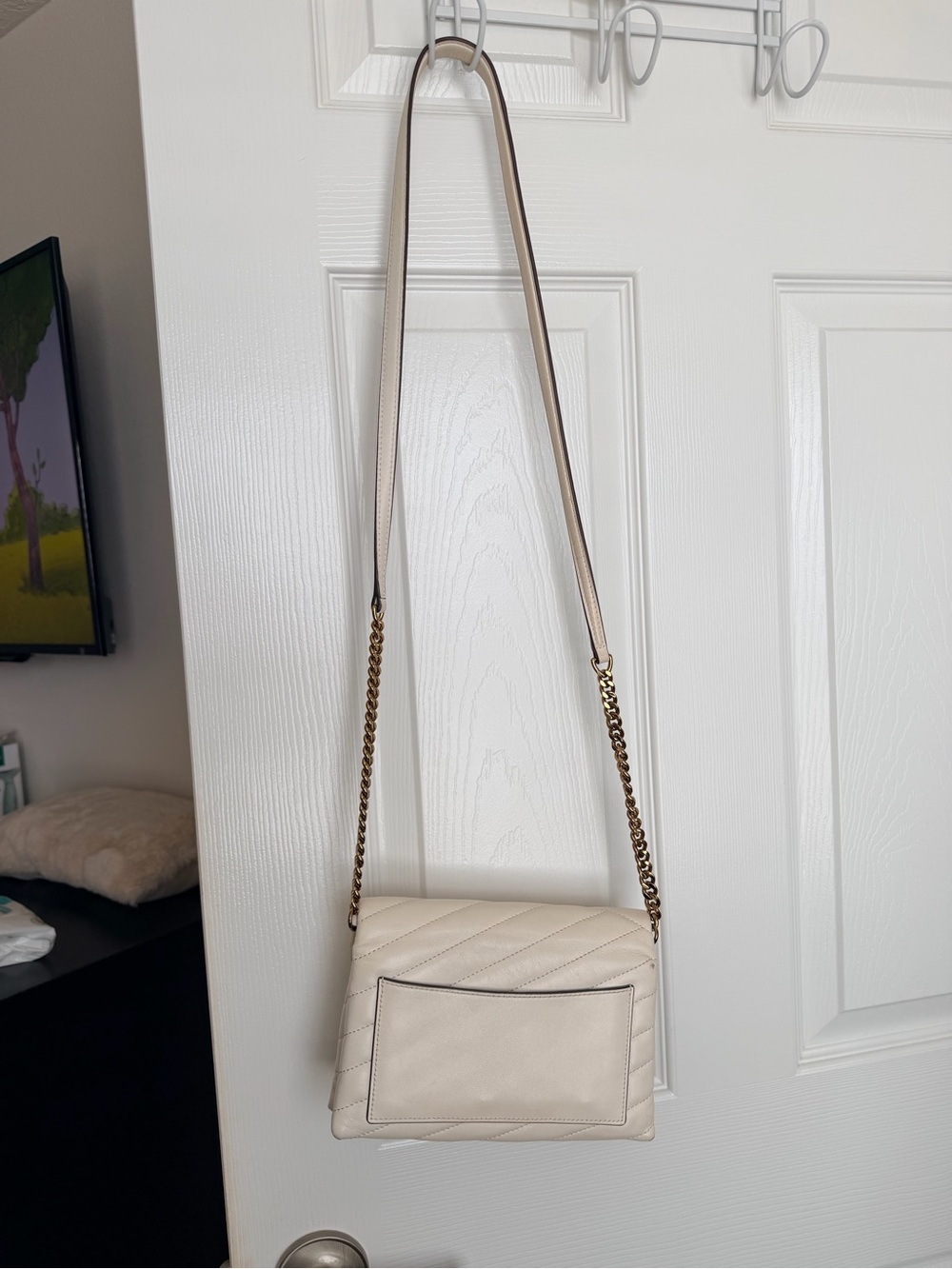 Tory Burch double T Chevron Quilted Kira chain Bag โ Cream with Gold Hardware - Picture 10 of 15